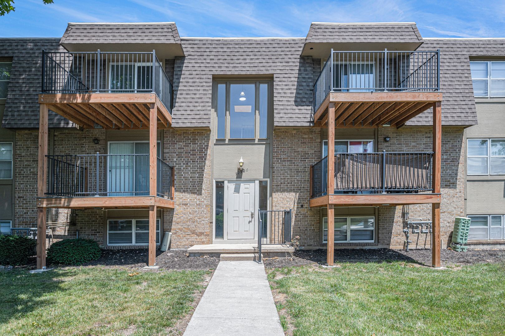 Independence Apartment: 12500 East 40th St S