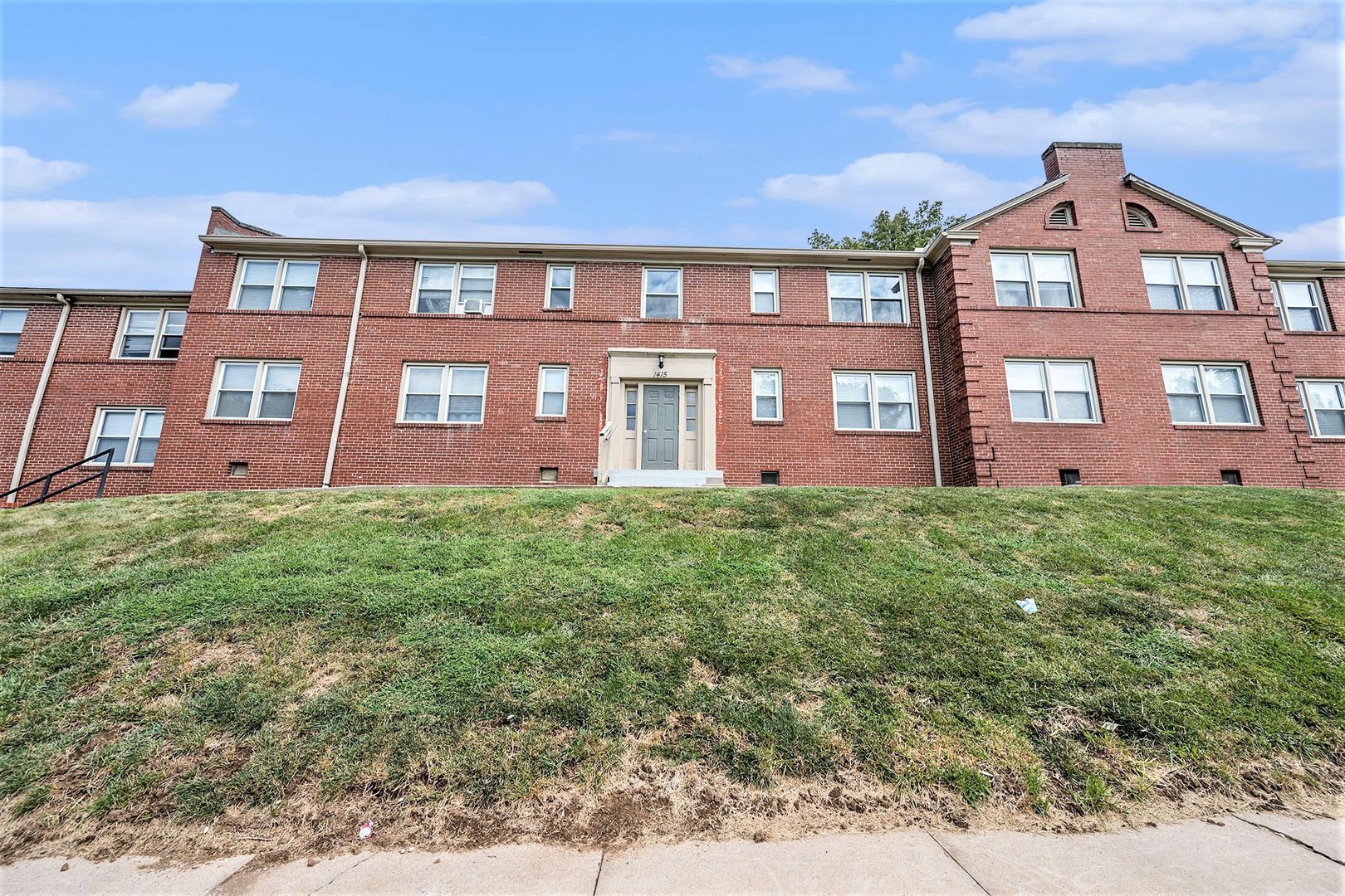 Independence Apartment: 120 W Elizabeth St