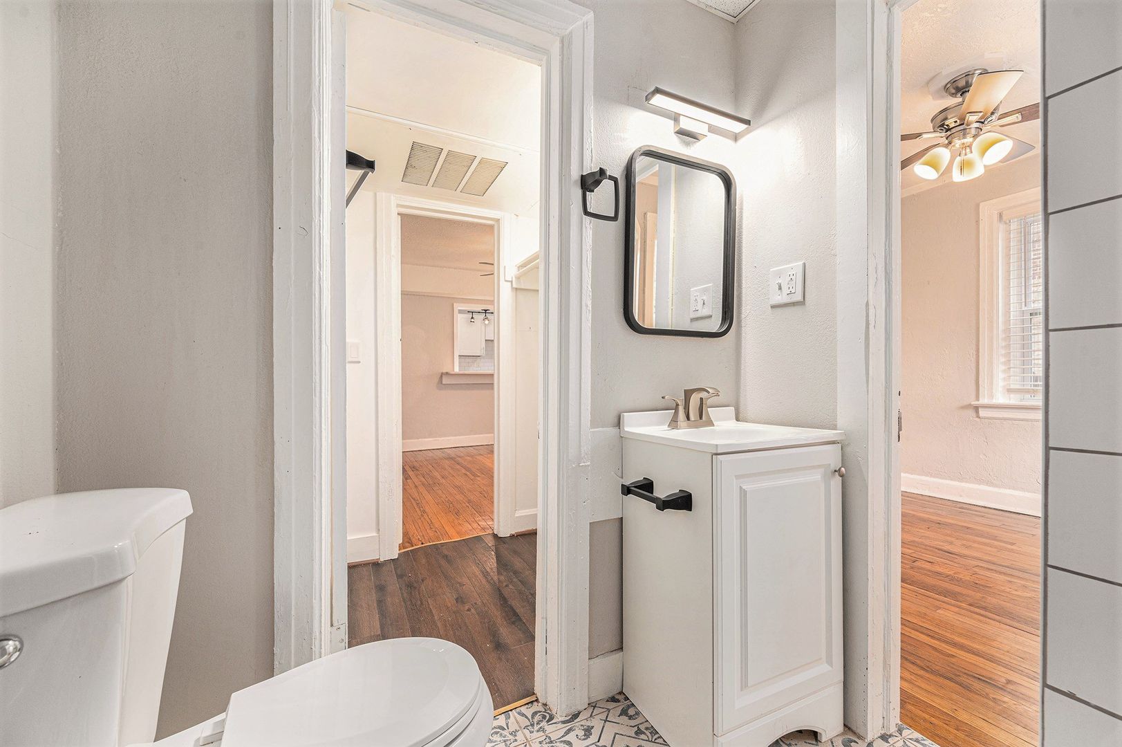 Kansas City Apartment: 3719 Wyoming