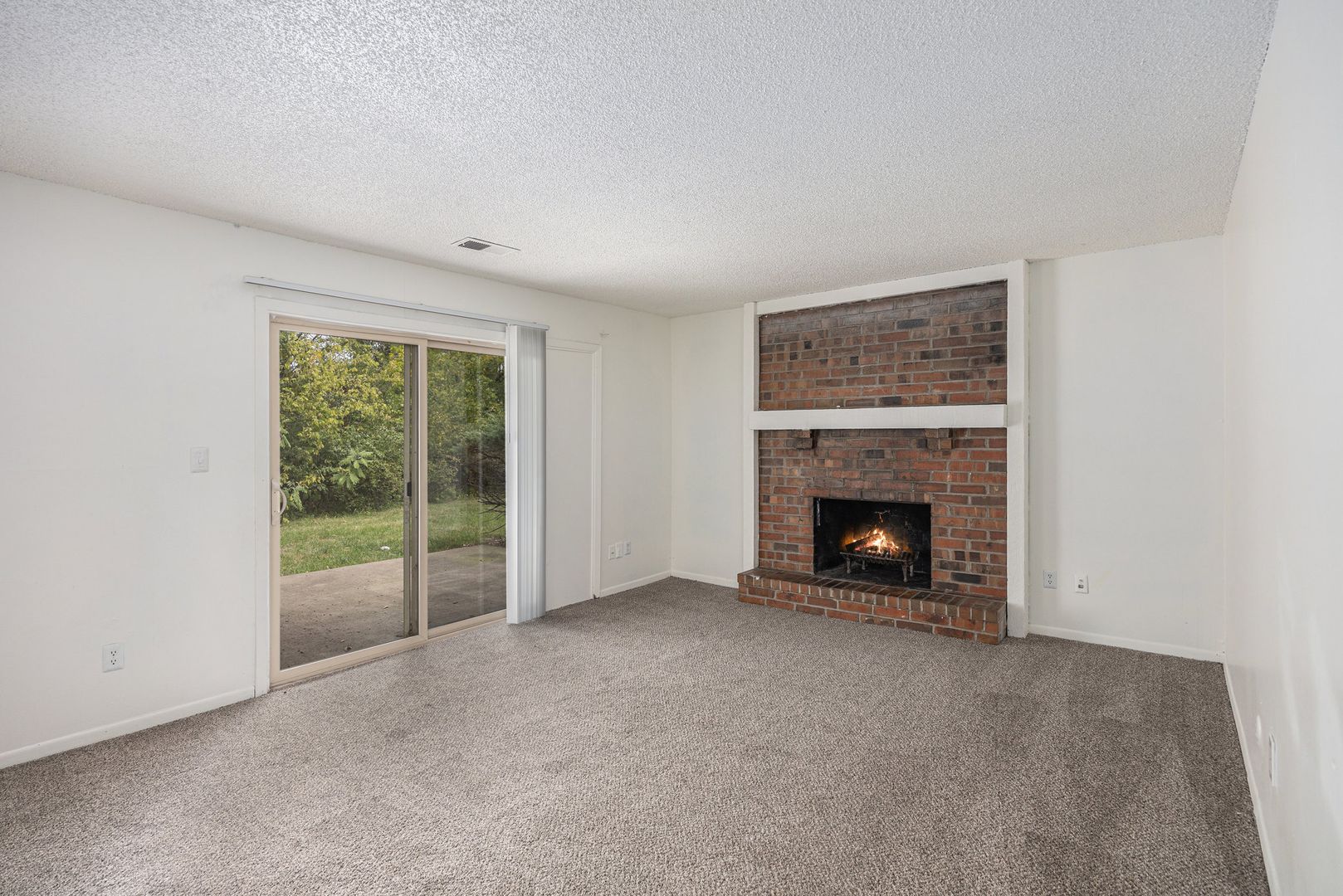 Gladstone Apartment: 7005 N Bales Ave