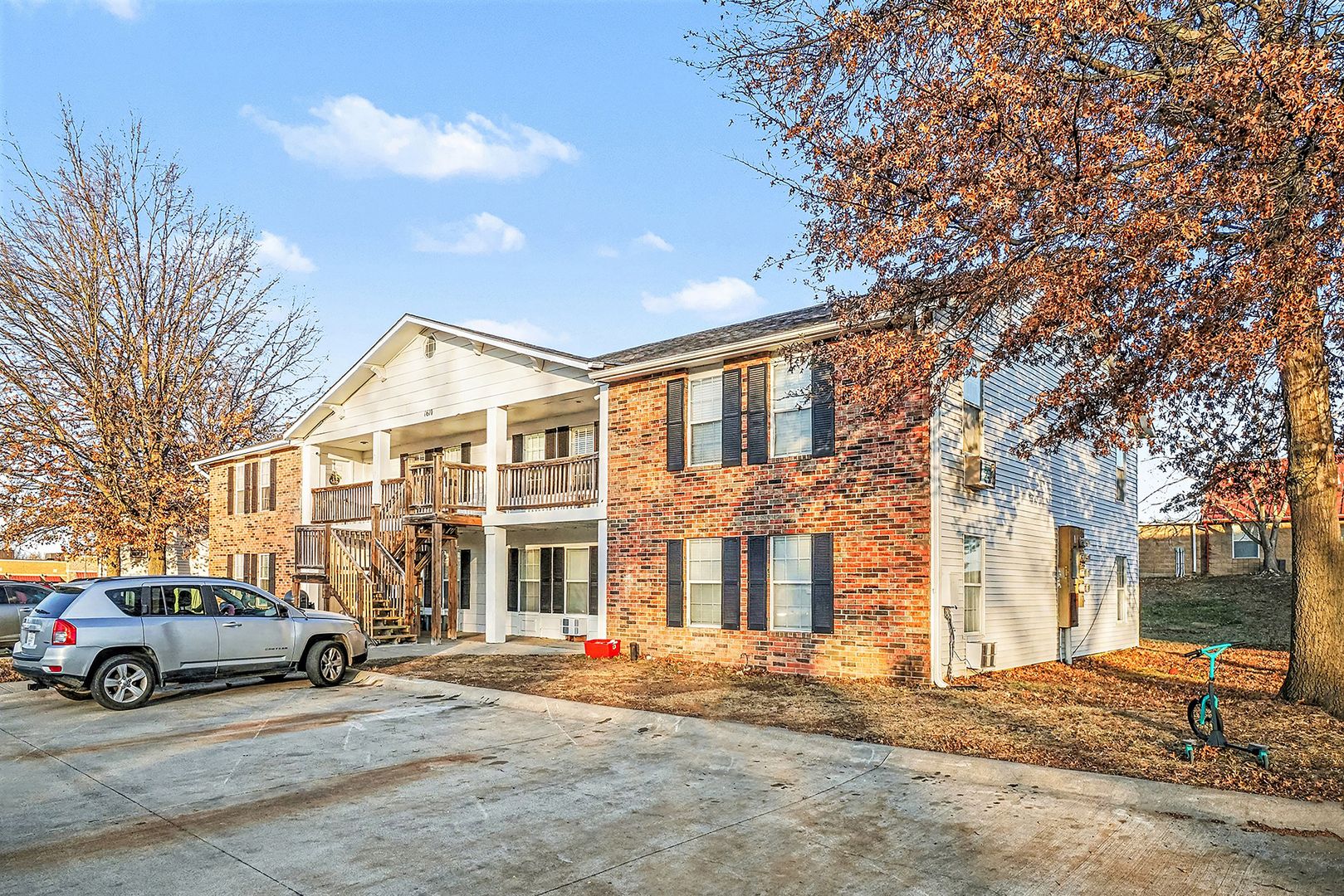 Olathe Apartment: 1610 E Kansas City Rd