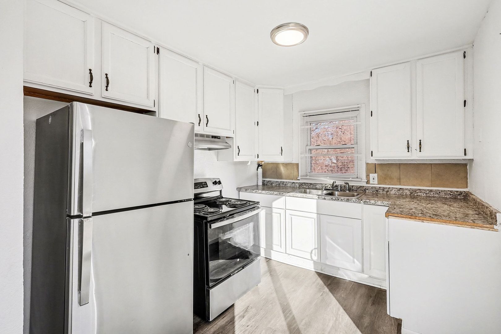 Kansas City House: 4050 E 70th St