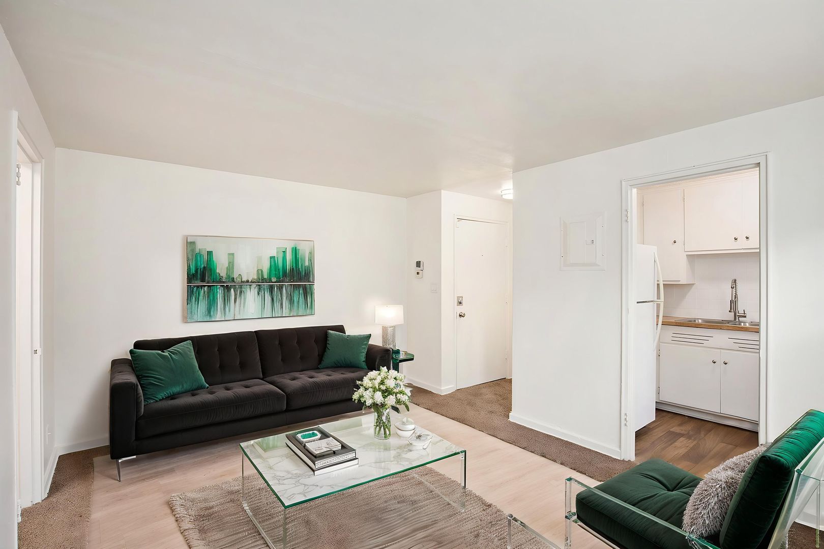 Independence Apartment: 120 W Elizabeth St