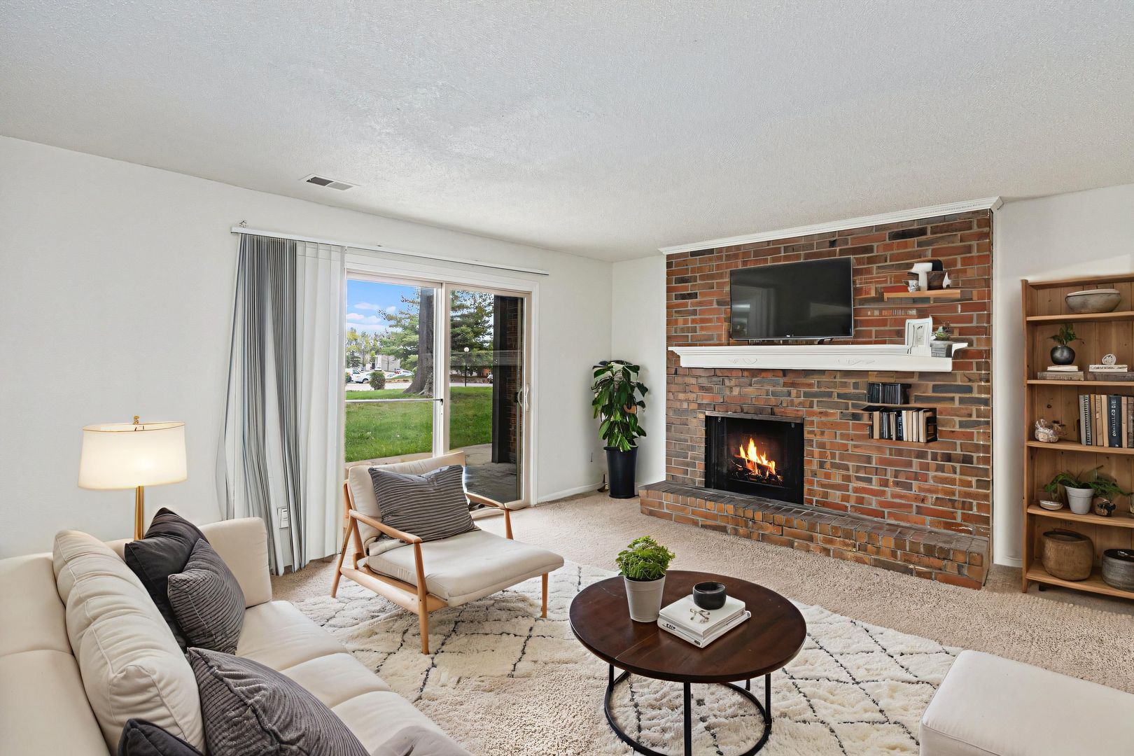 Gladstone Apartment: 7005 N Bales Ave
