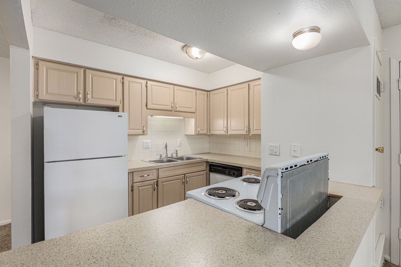 Gladstone Apartment: 7005 N Bales Ave