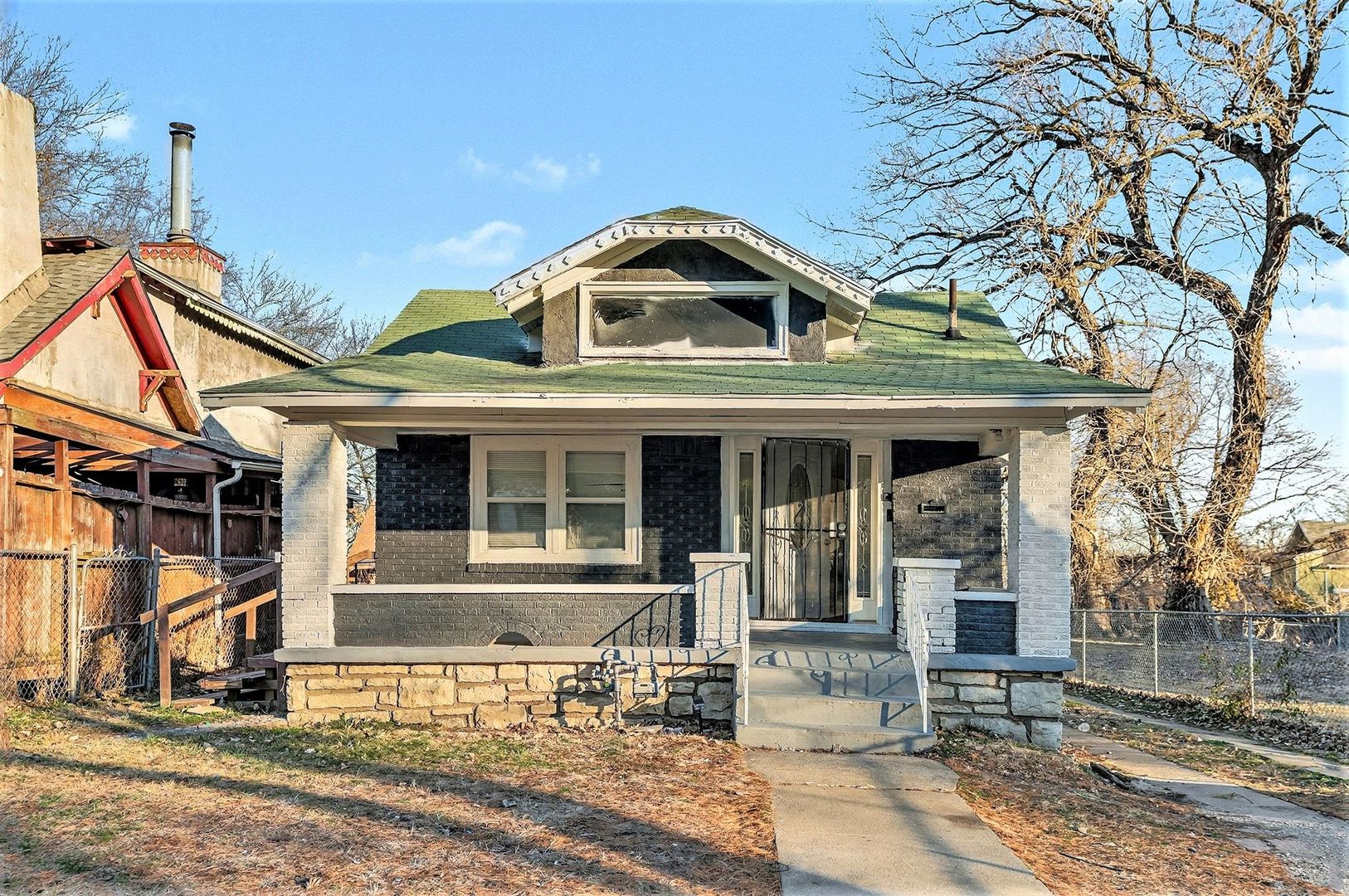 Kansas City House: 1906 E 55th St