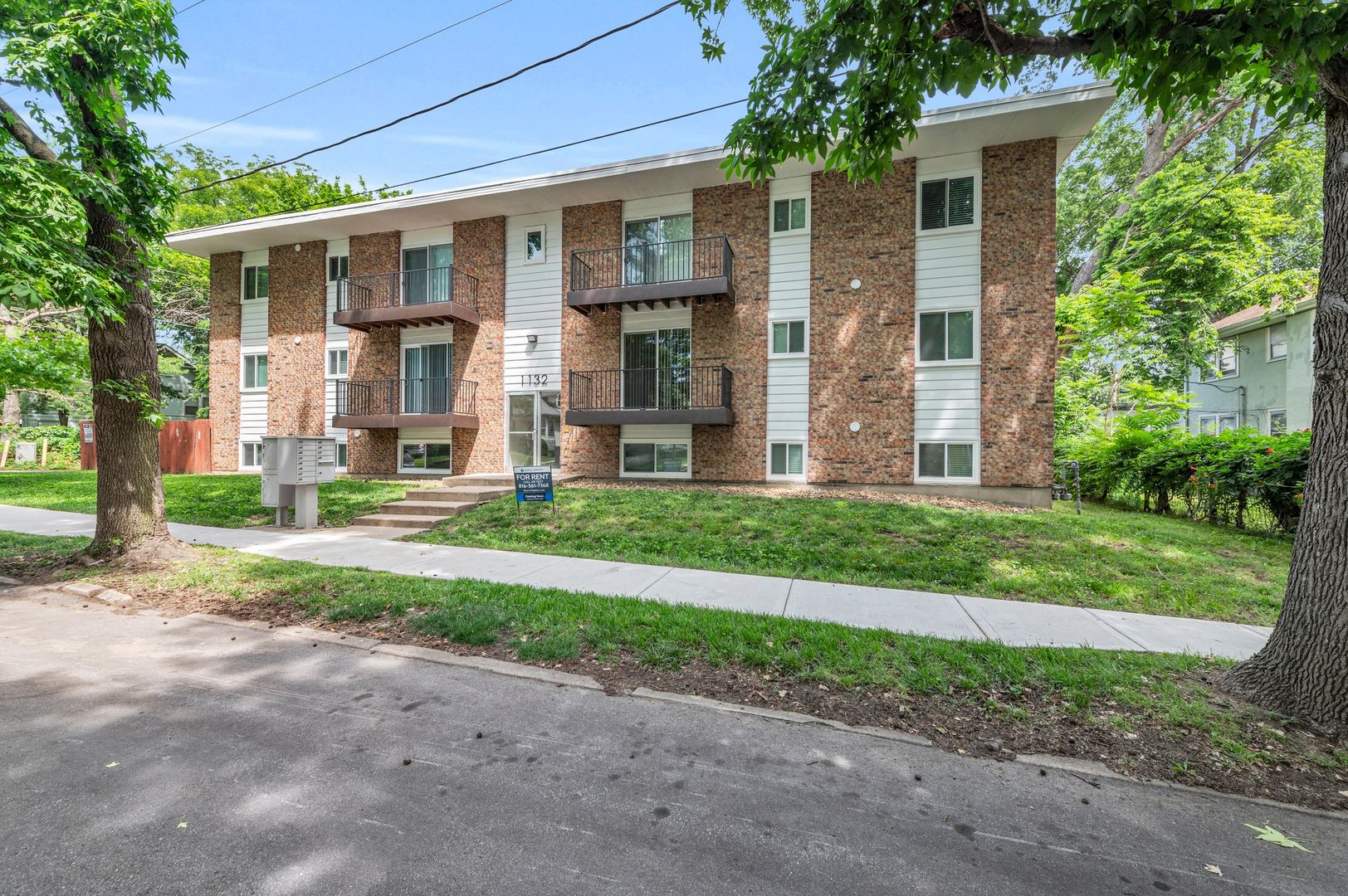 Kansas City Apartment: 1132 W 41st Terr