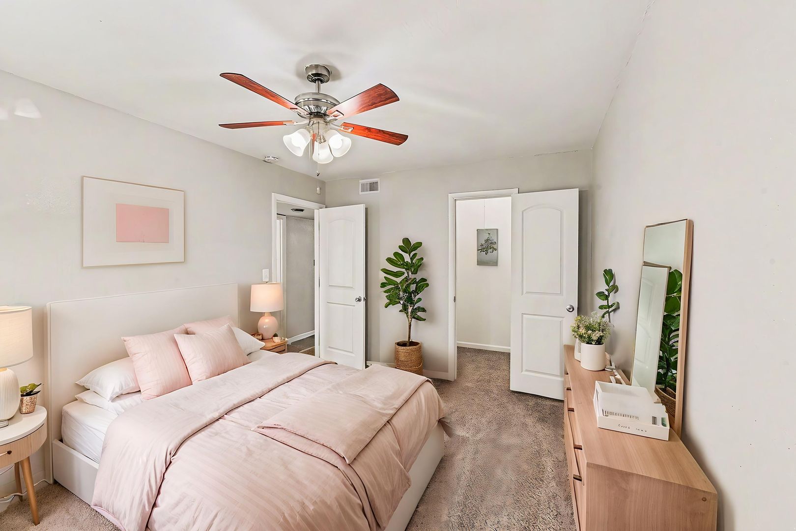 Kansas City Apartment: 701 E 40th St