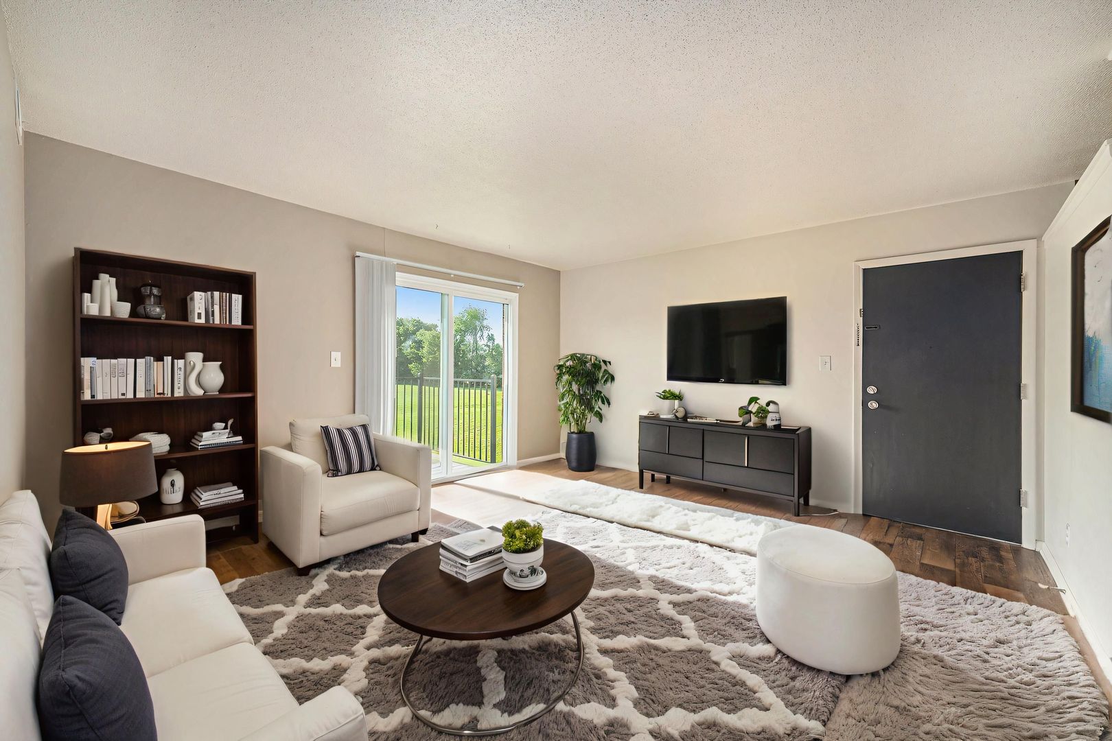 Blue Springs Apartment: 702 SW 15th St