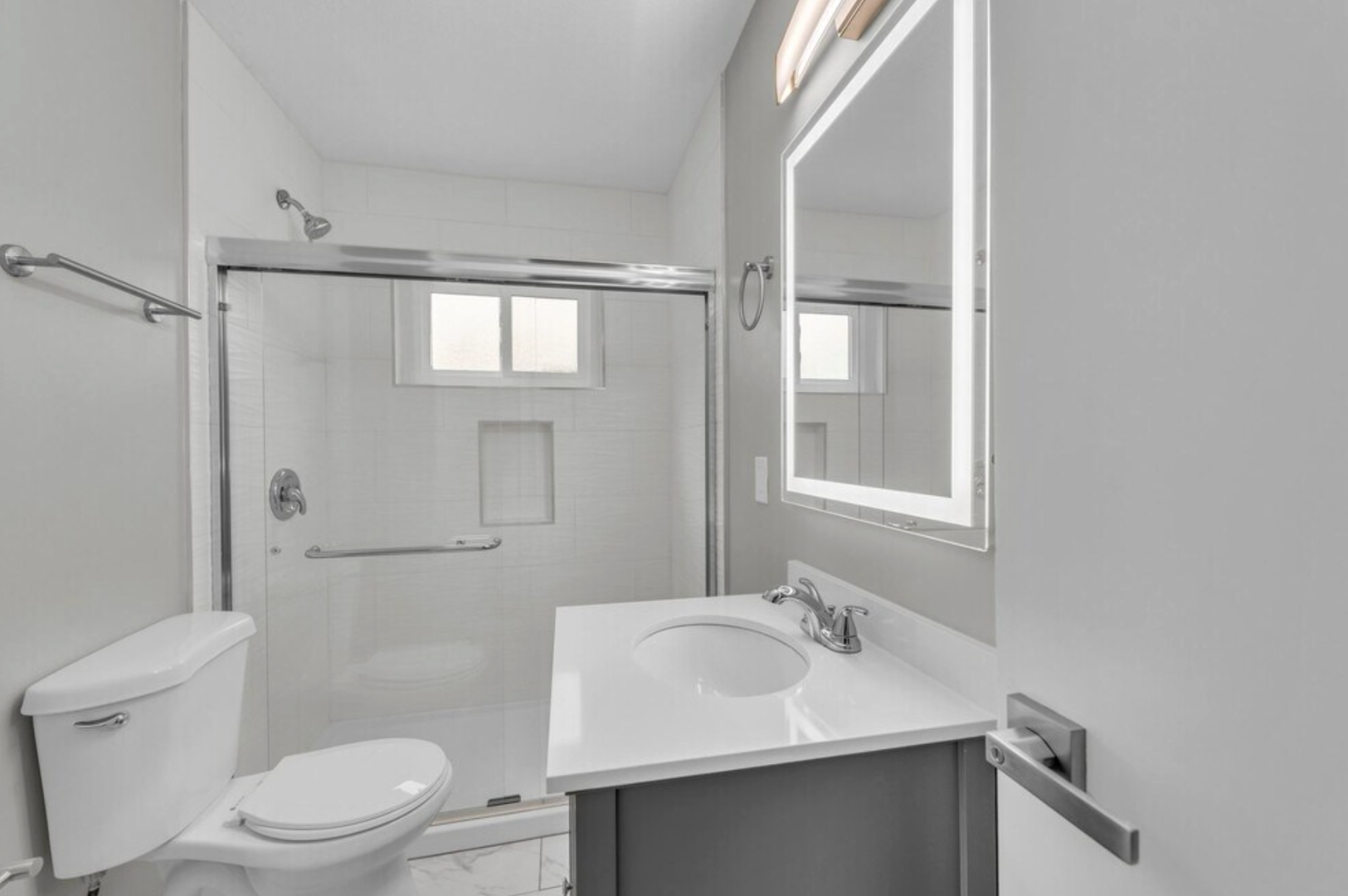 Kansas City Apartment: 1132 W 41st Terr