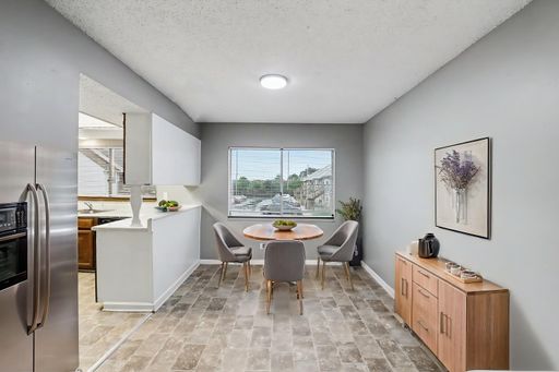 *MOVE IN SPECIAL* $250 Off First Full Month's Rent OR Free 55in TV! – photo 1
