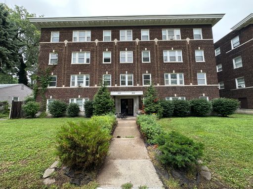 Comfortable and Affordable 1 Bed 1 Bath Apartment in KCMO!! – photo 1