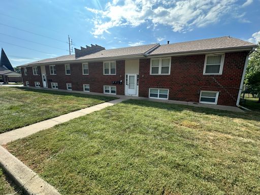 Cute 2 Bedroom 1 Bathroom Apartment in Grandview!