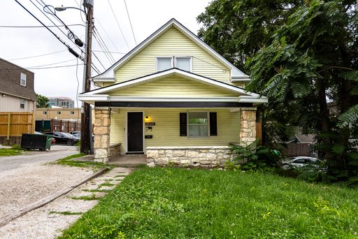 Charming 1 bed 1 bath in KCMO! – photo 1