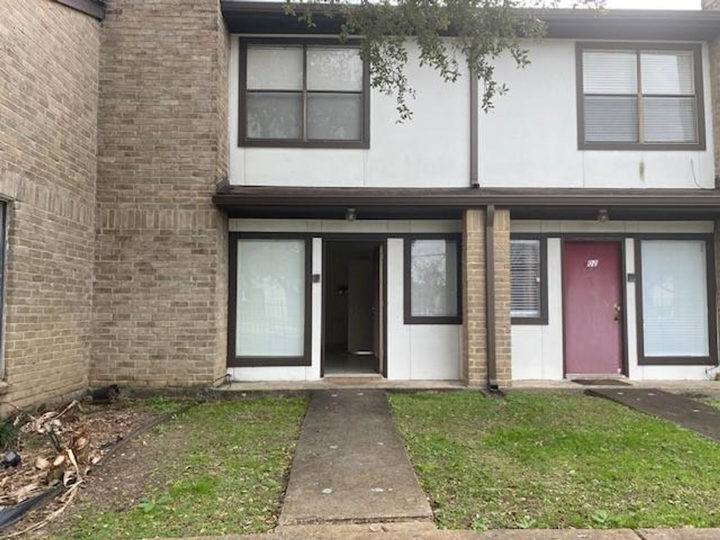Houston Townhome: 6633 W Airport #103