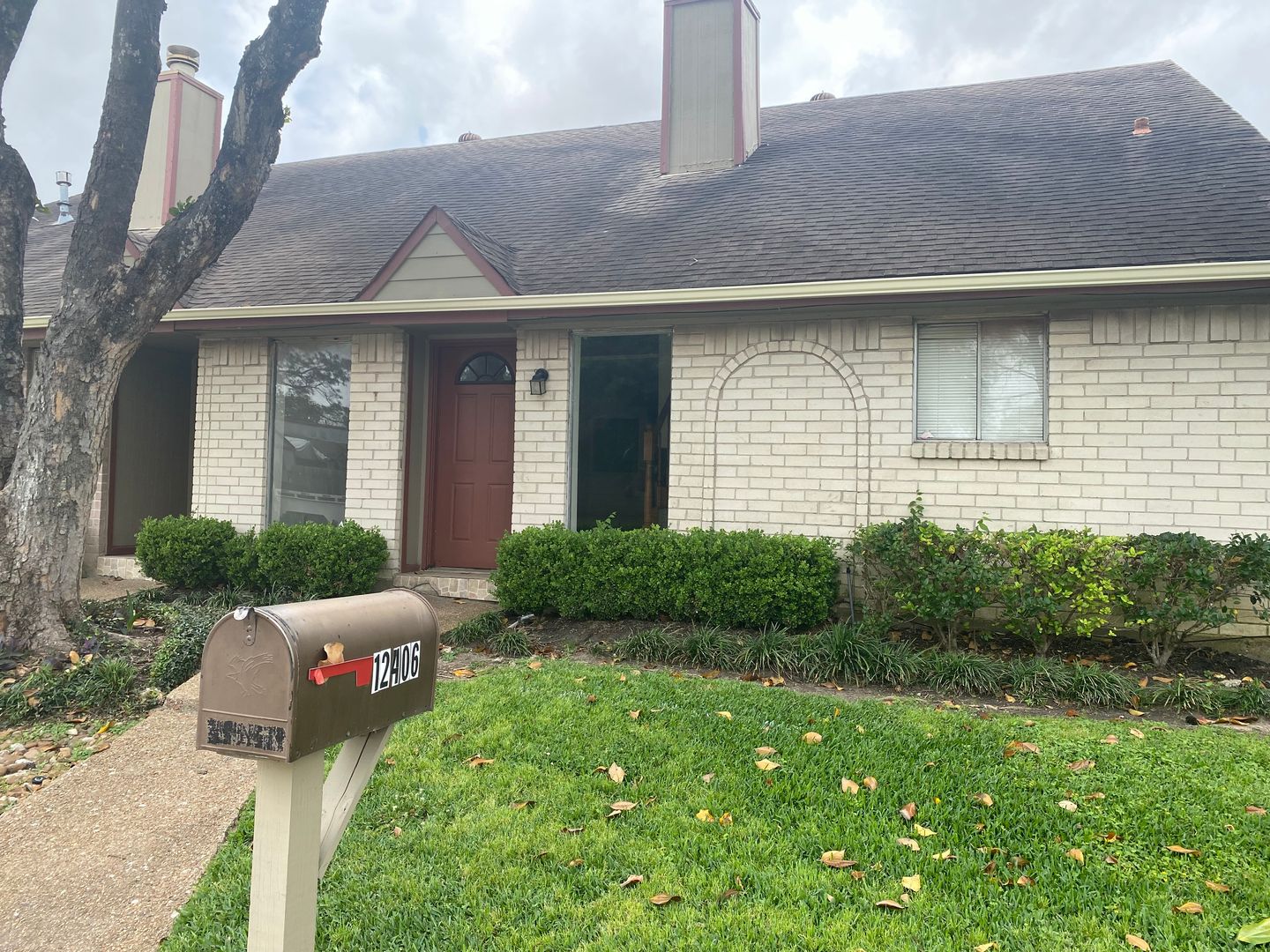 Houston House: 12406 Riva Ridge