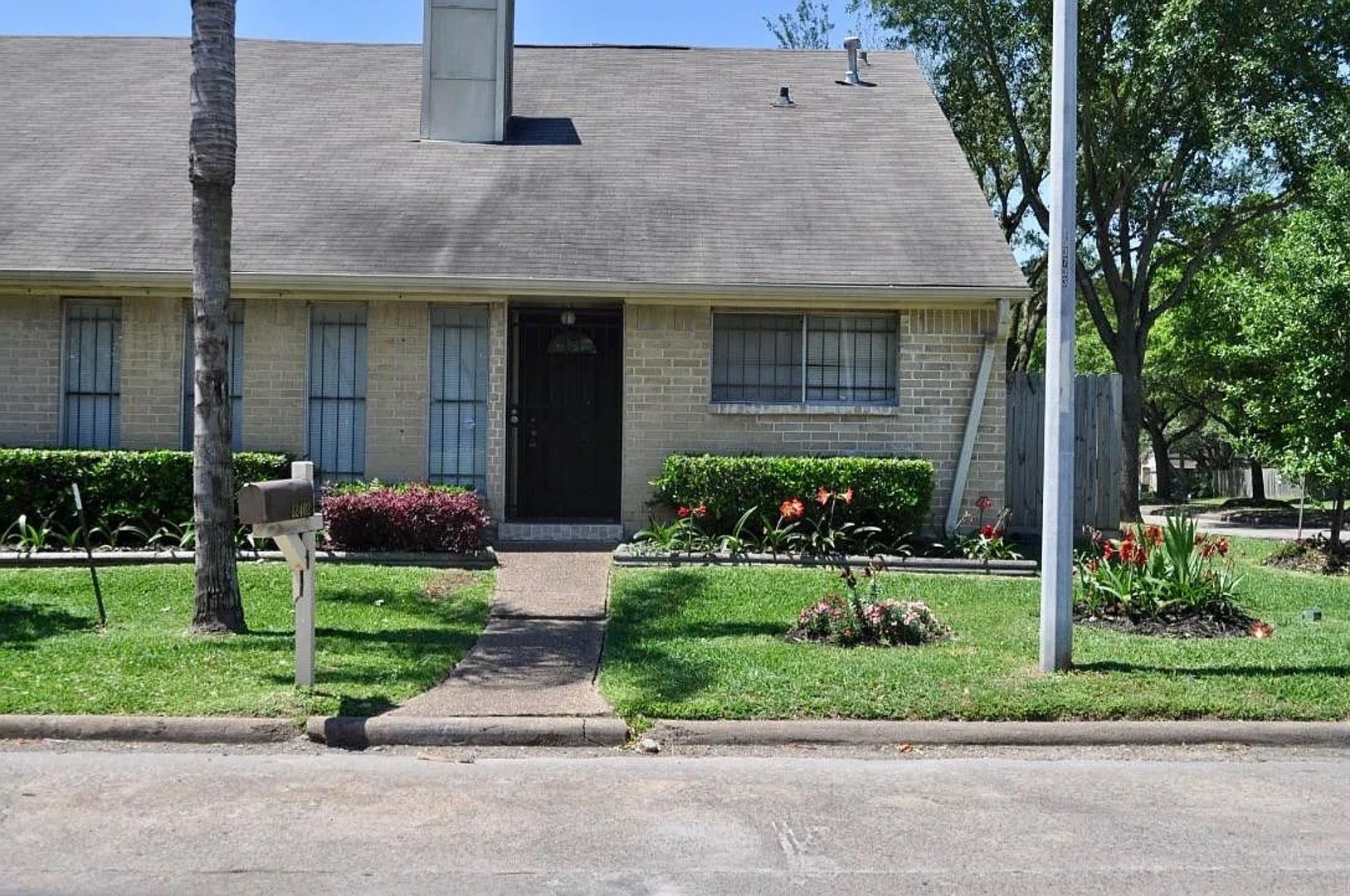 Houston House: 12402 Riva Ridge