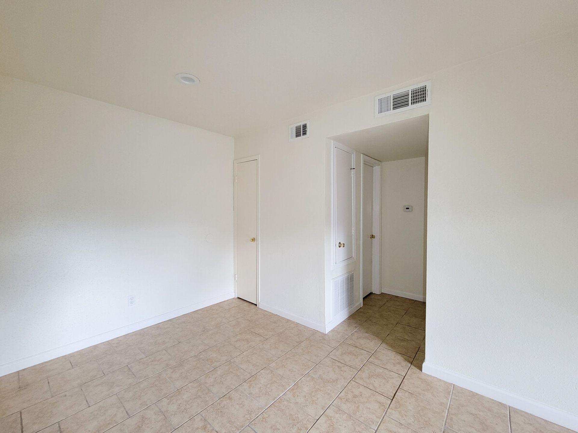 Kimberly House Apartments — photo 24