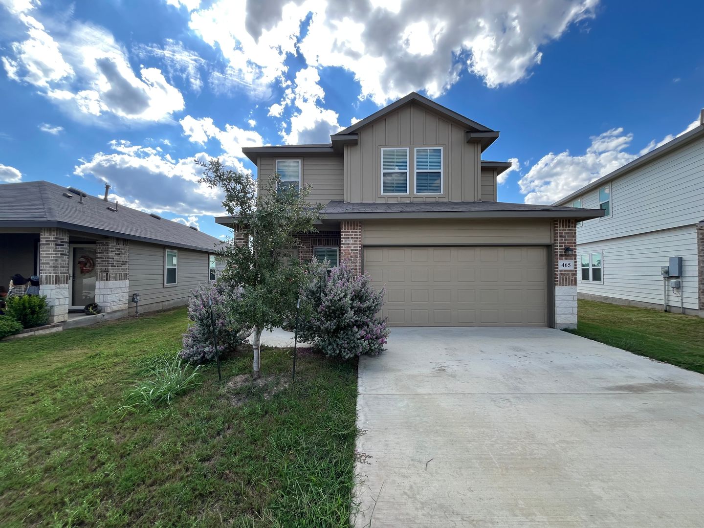 FLORESVILLE House: 465 MIDDLE GREEN LOOP