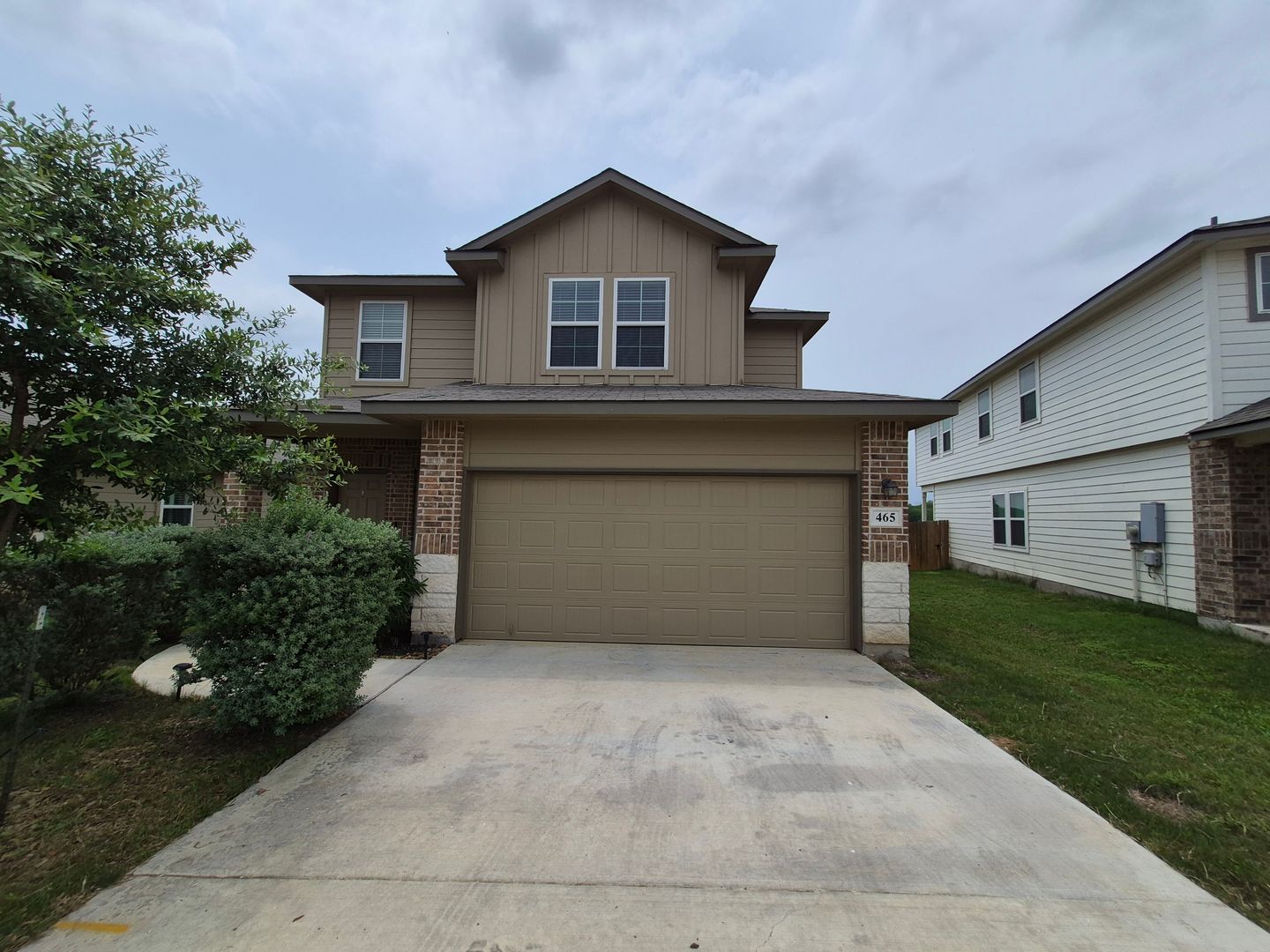 FLORESVILLE House: 465 MIDDLE GREEN LOOP
