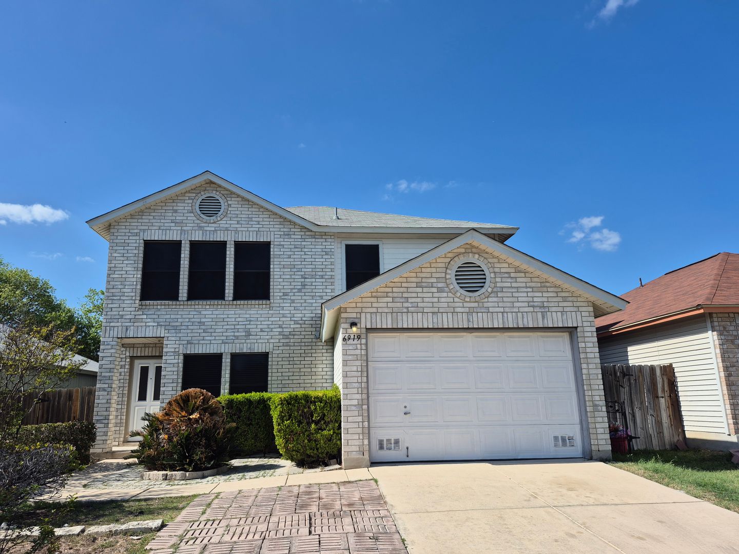 CONVERSE House: 6919 HERON FLATS