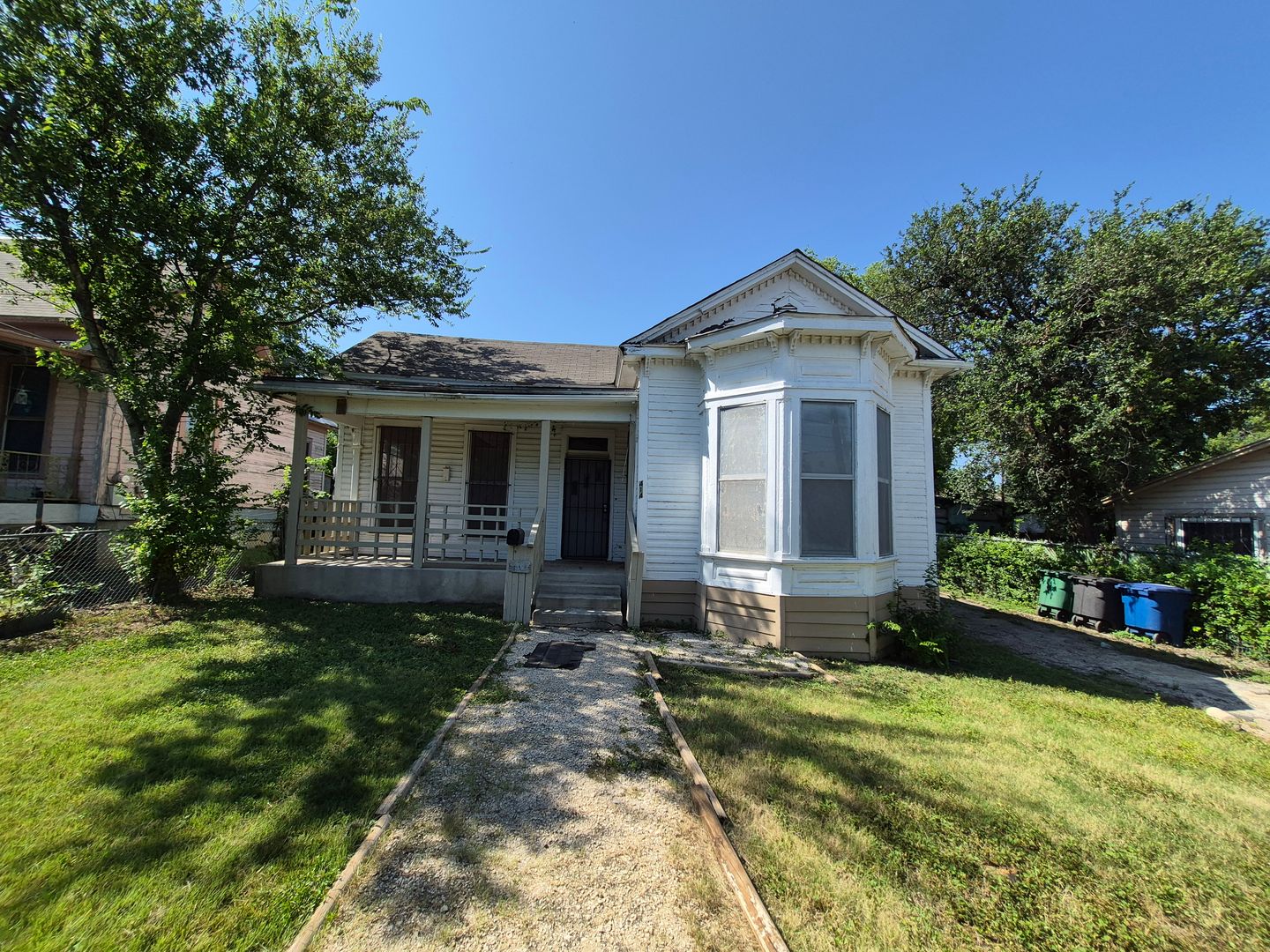 San Antonio House: 414 Sherman