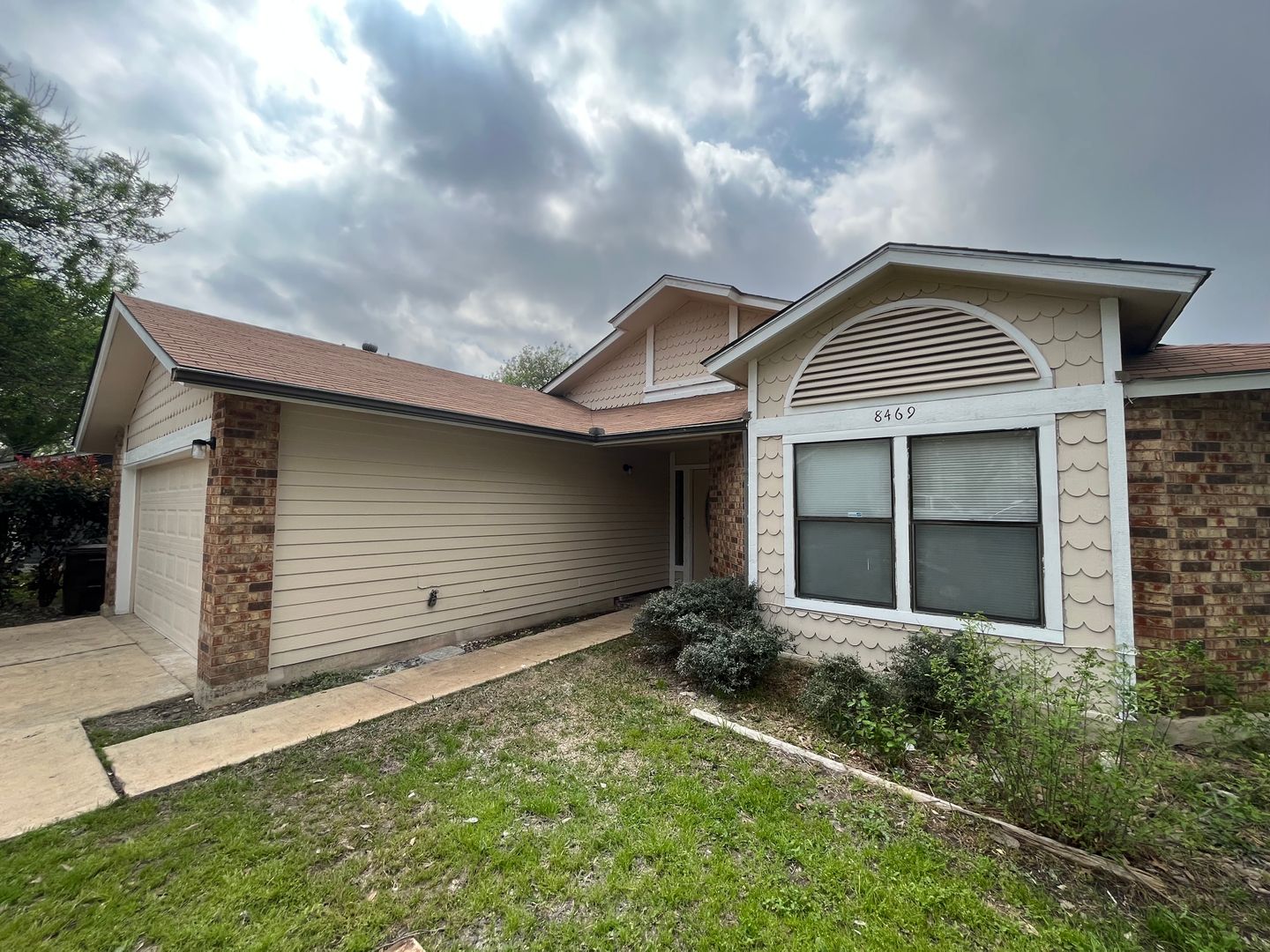 SAN ANTONIO House: 8469 MAPLE RIDGE DR.