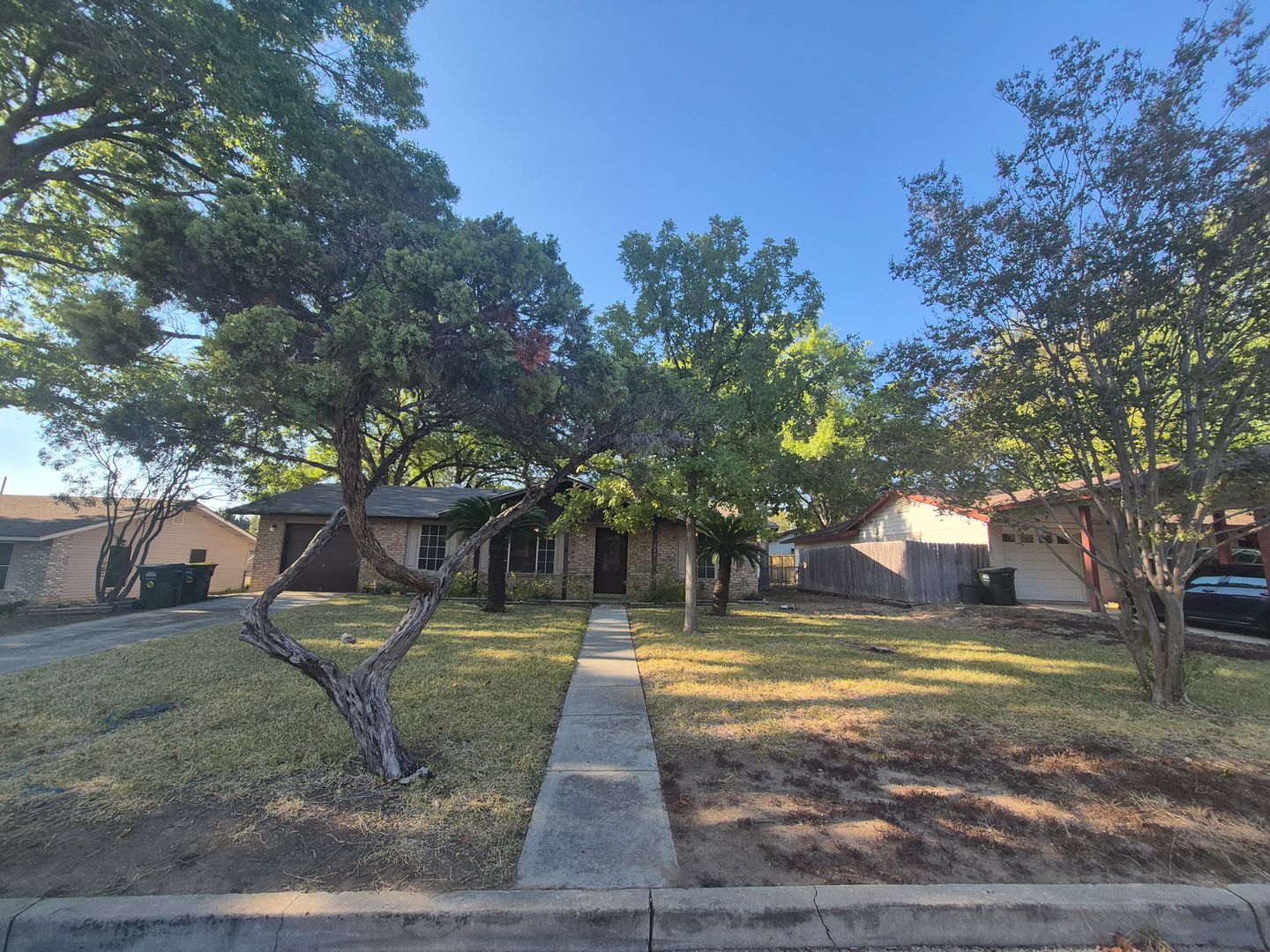 Schertz House: 205 Maple Dr