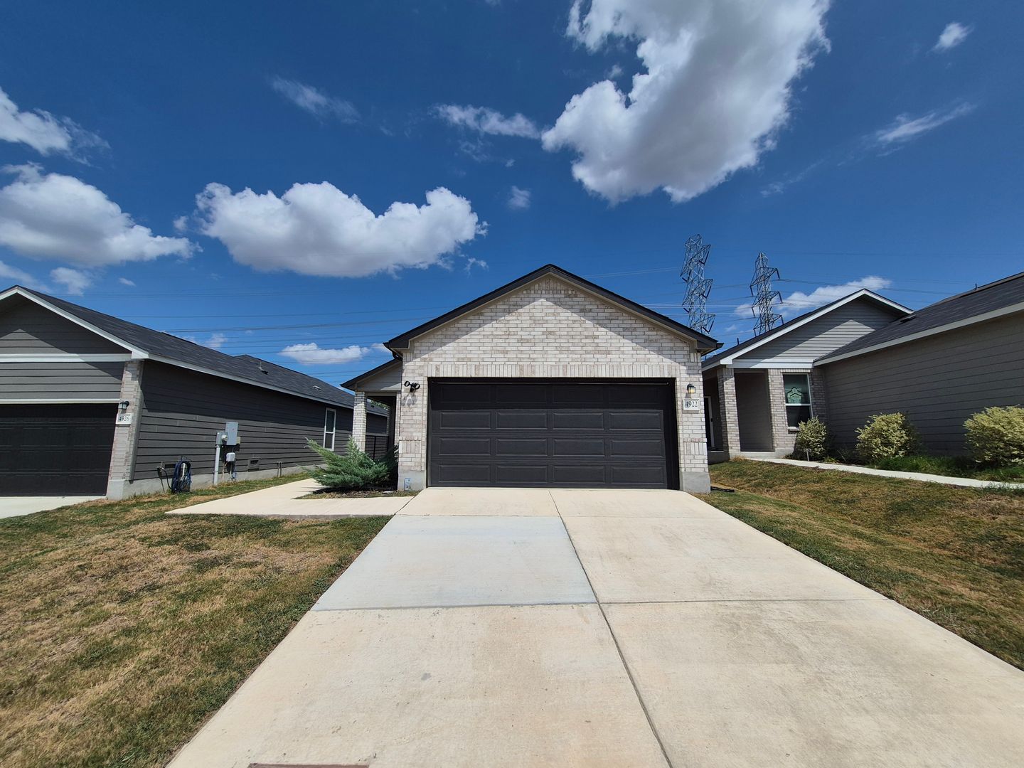 Converse House: 4922 Via Sonoma Trail