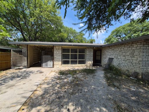807 Weizmann St., San Antonio, TX. 78213 – photo 1