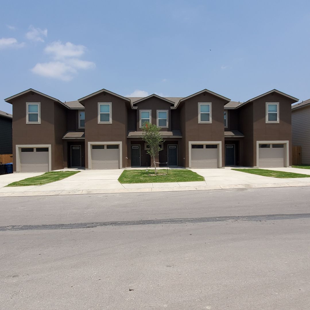 SAN ANTONIO House: 6327 LUGLIO LANE #101