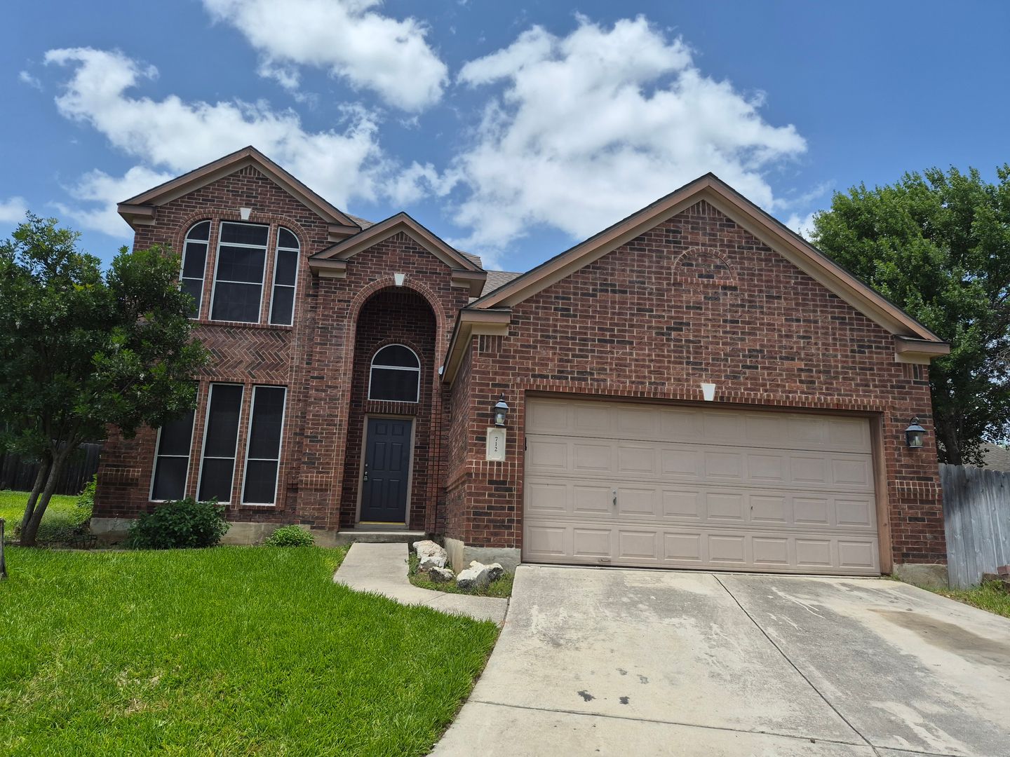 SCHERTZ House: 712 MOSS WOOD
