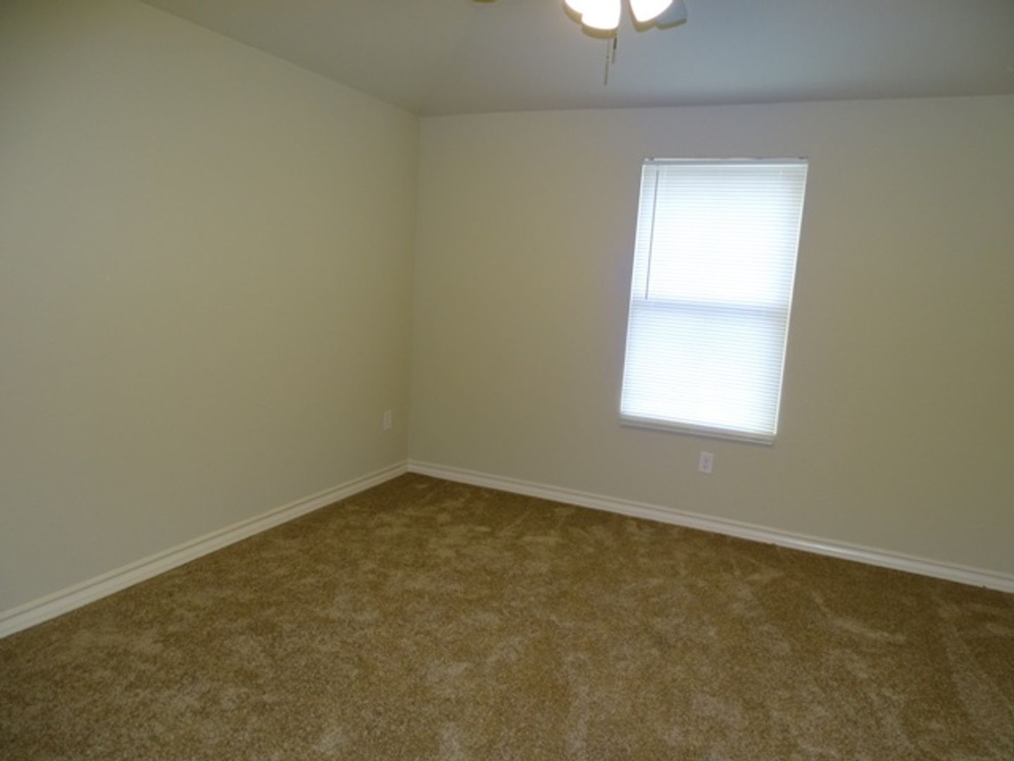 SAN ANTONIO House: 6406 LUGLIO LANE #104