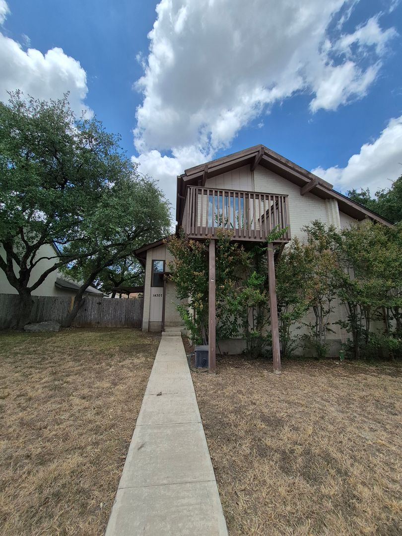 SAN ANTONIO House: 14307 INDIAN WOODS