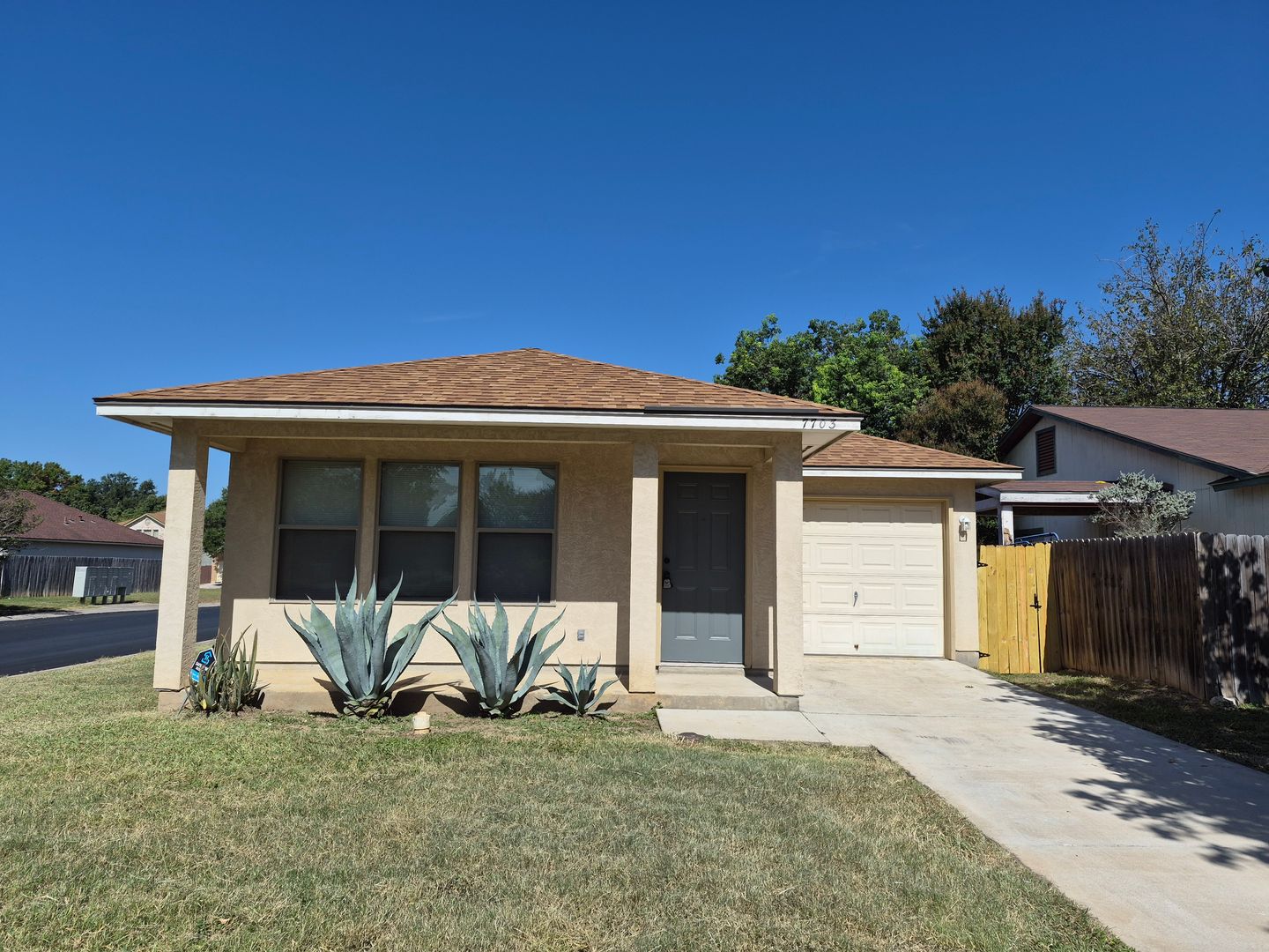 SAN ANTONIO House: 7703 CHATSWORTH