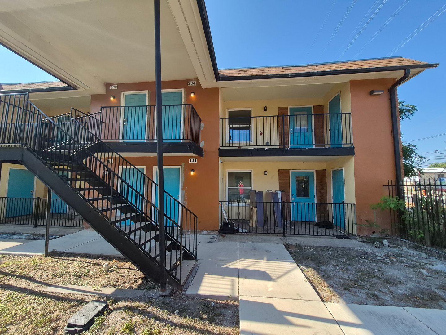 San Antonio House: 3718 PLEASANTON RD. 2-104