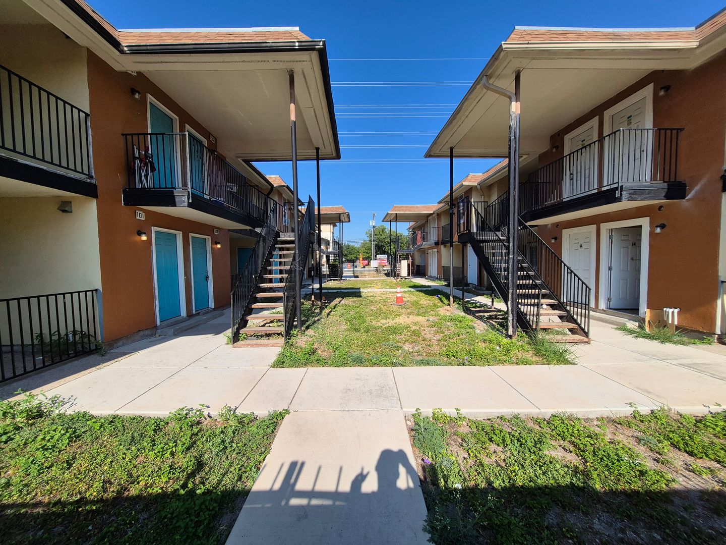 San Antonio House: 3718 PLEASANTON RD. 2-102