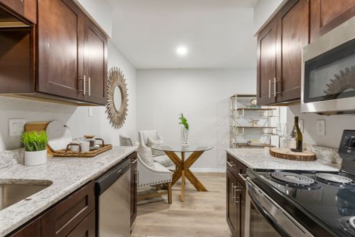 FREE RENT! Fully Remodeled with Washer/Dryer Connections! Furnished Units Available! – photo 1