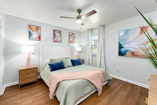 BEAUTIFUL NEWLY RENOVATED 3 Bedroom 2 Bath Apartment Home AVAILABLE NOW! – photo 1
