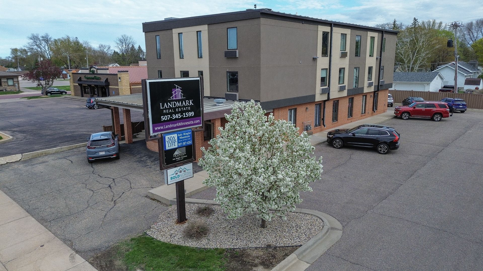 Mankato Apartment: 931 Madison Avenue