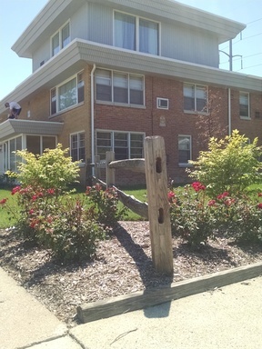 Waukegan Apartment: 821 W. Greenwood