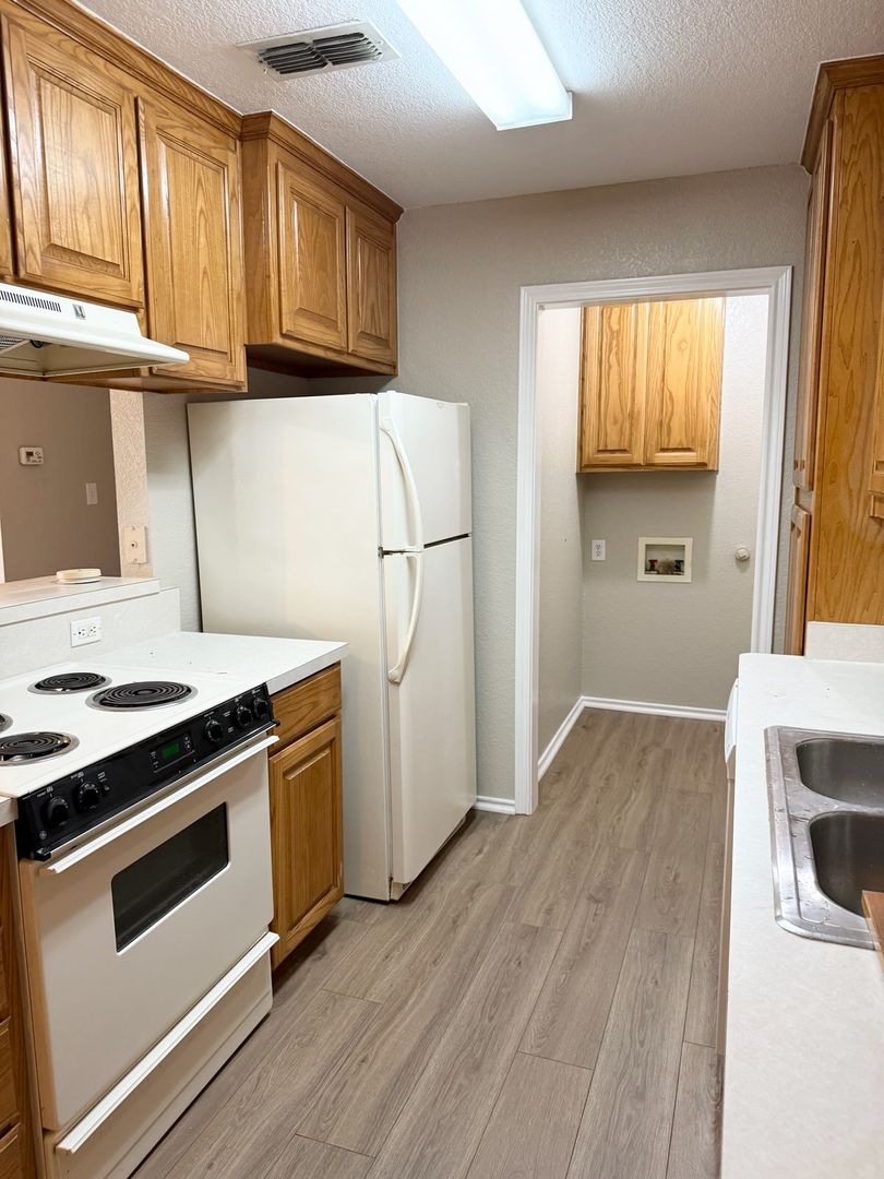 712 - 716 Stribling Circle