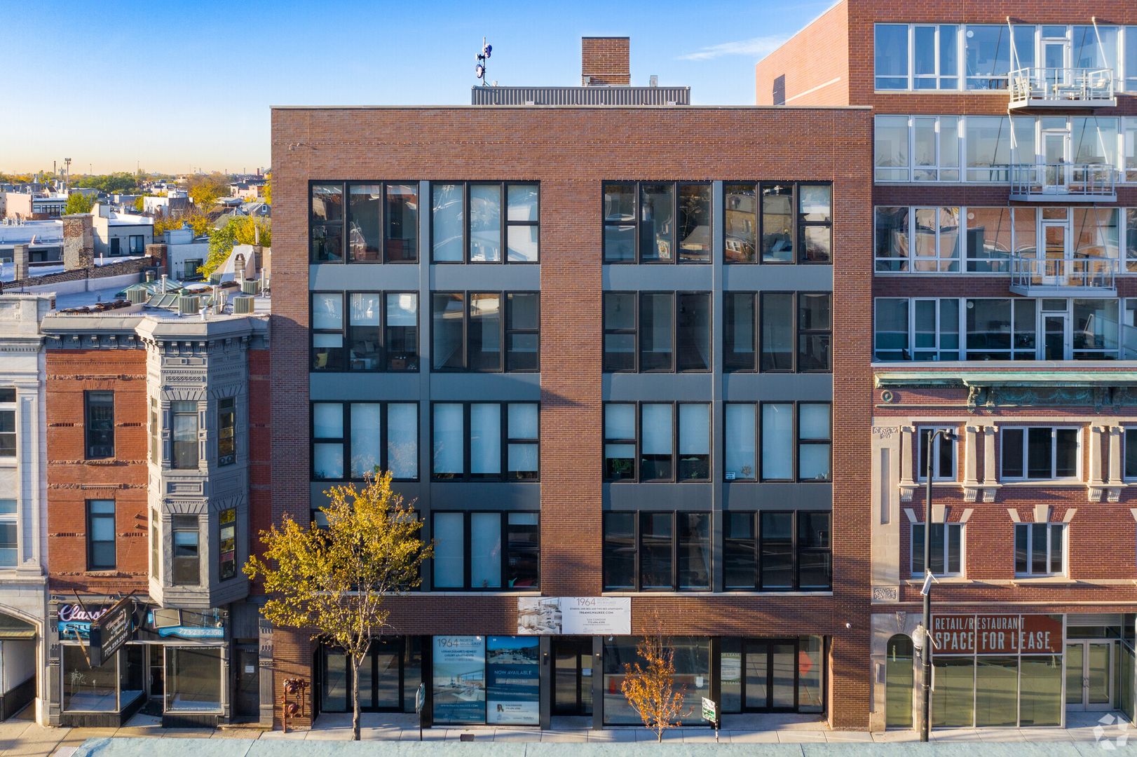 Chicago Apartment: 1964 N Milwaukee Ave