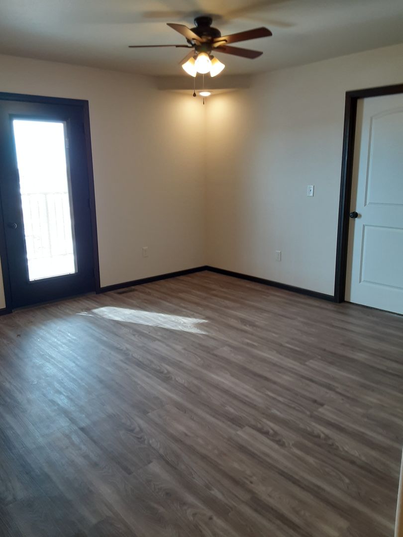 Modern Comfort: Discover Our 2-Bedroom 1-Bath Apartment Gem 11 of 12