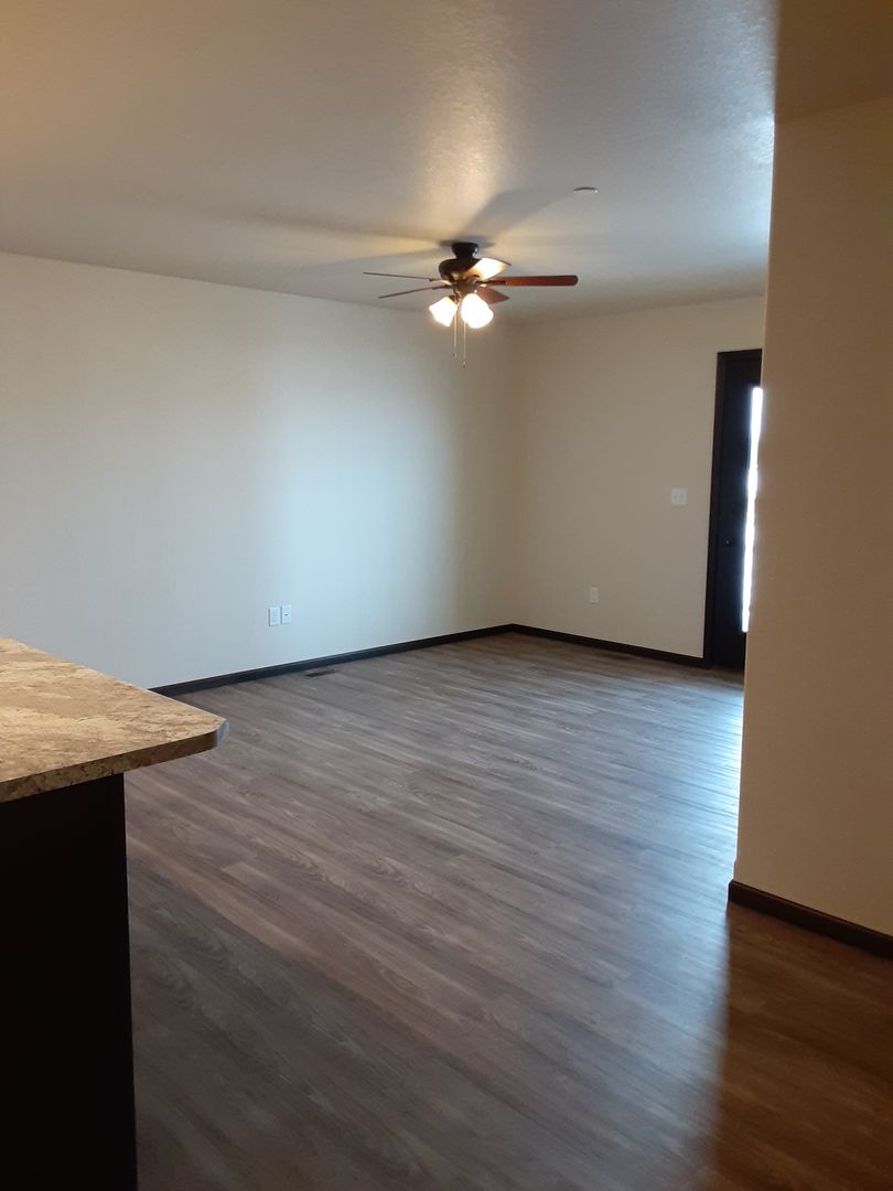 Modern Comfort: Discover Our 1-Bedroom Apartment Gem 6 of 12