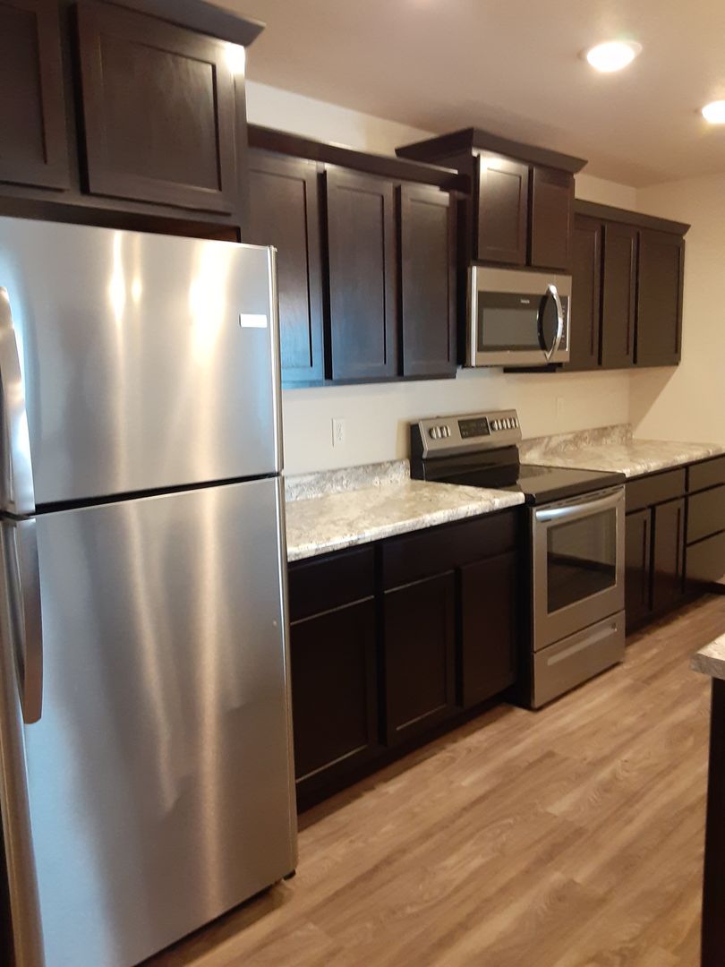 Modern Comfort: Discover Our 2-Bedroom 1-Bath Apartment Gem 7 of 12