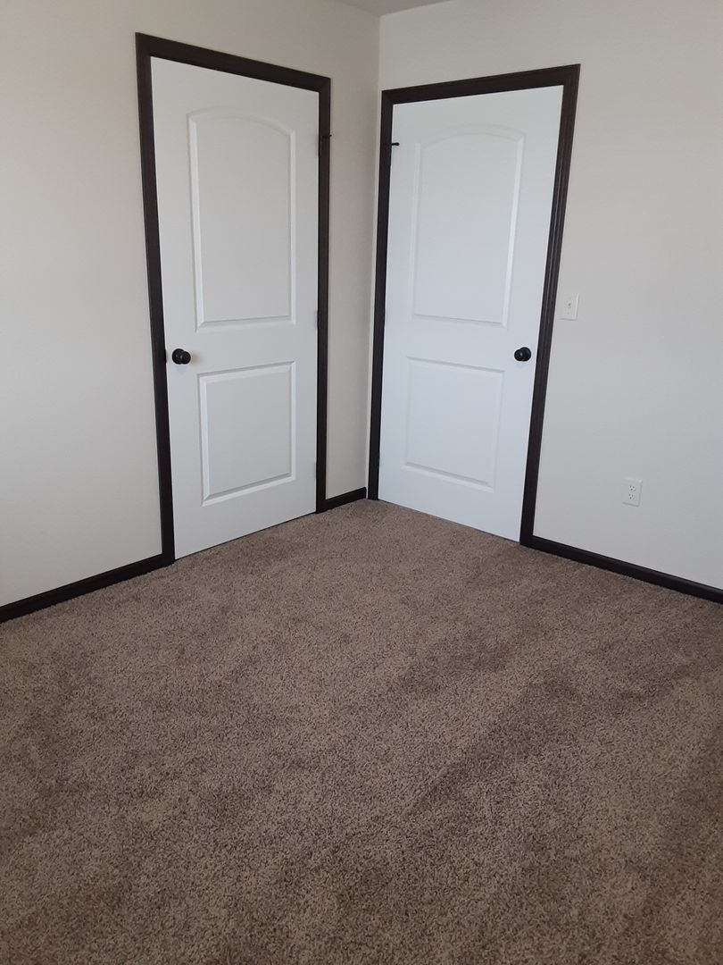 Modern Comfort: Discover Our 2-Bedroom 1-Bath Apartment Gem 2 of 12