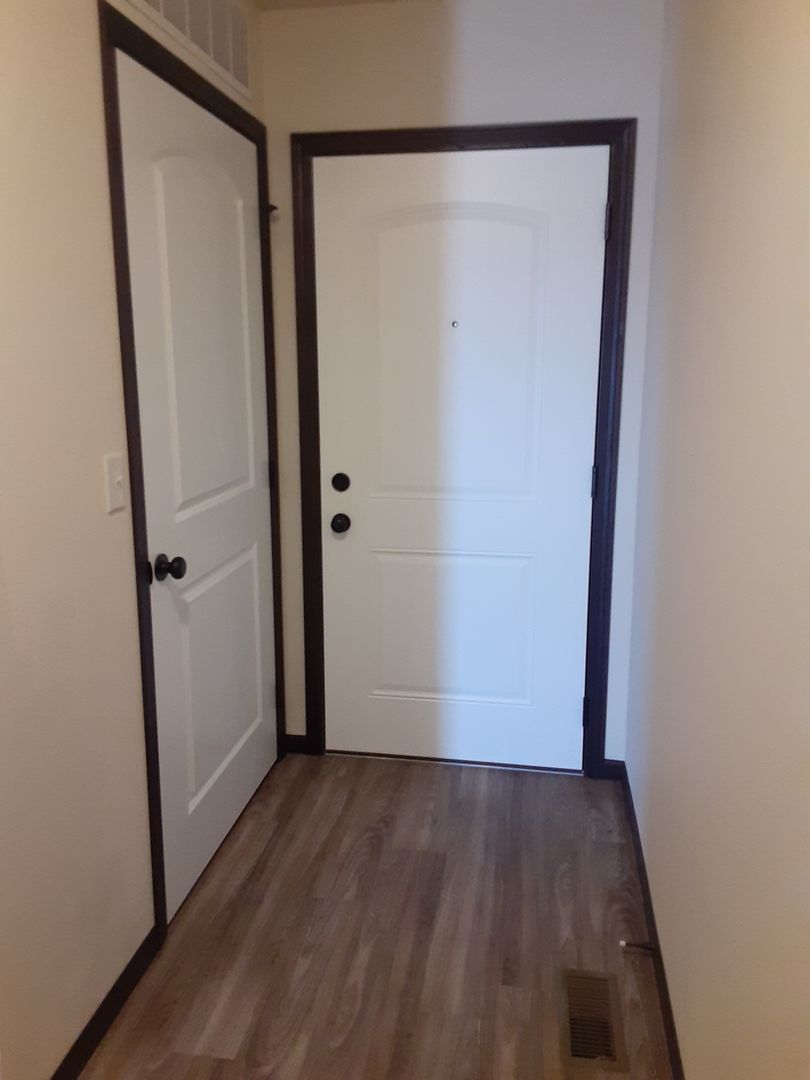 Modern Comfort: Discover Our 2-Bedroom 1-Bath Apartment Gem 6 of 12
