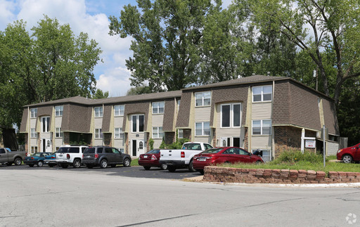 1br 1bath Apartment -Spacious Apartments - Laundry Facility On Site - Private Entrances