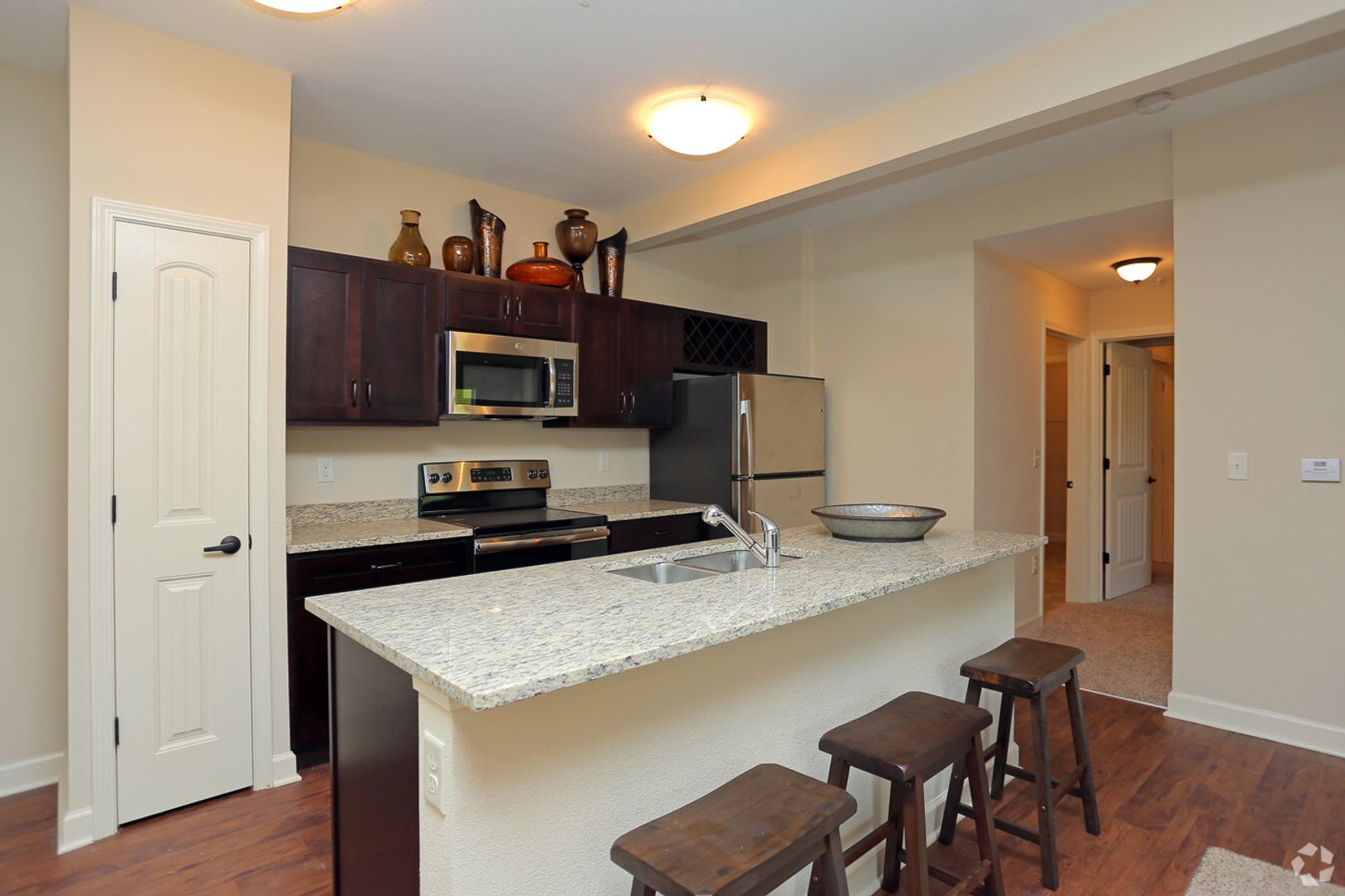 Ferrelview Apartment: 407 N Garrison Ave, Apt 108